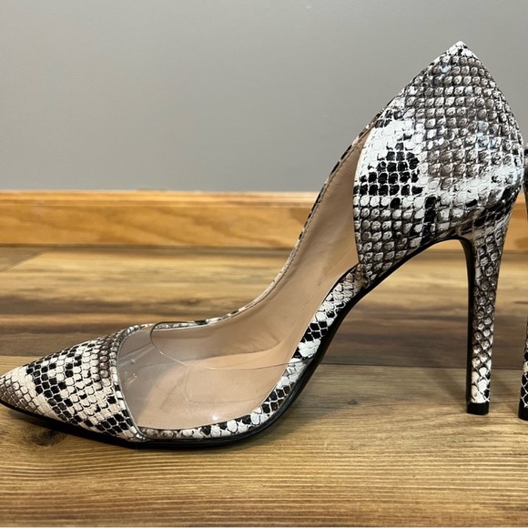 Qupid snake print closed toe heels size 9 - Picture 3 of 11